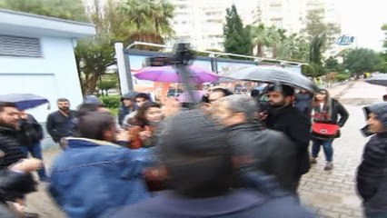 Antalya’da izinsiz açıklamaya polis müdahalesi