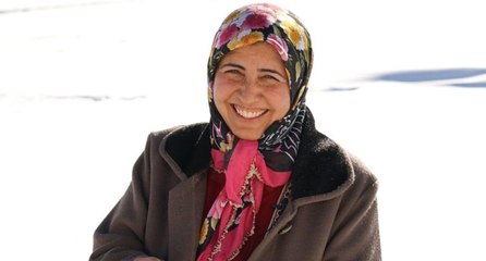 Bir Anda Fenomen Olan Karslı Zümran, Çok Şaşkın! "Fenomenlik Bizim İşimiz Değil" Dedi