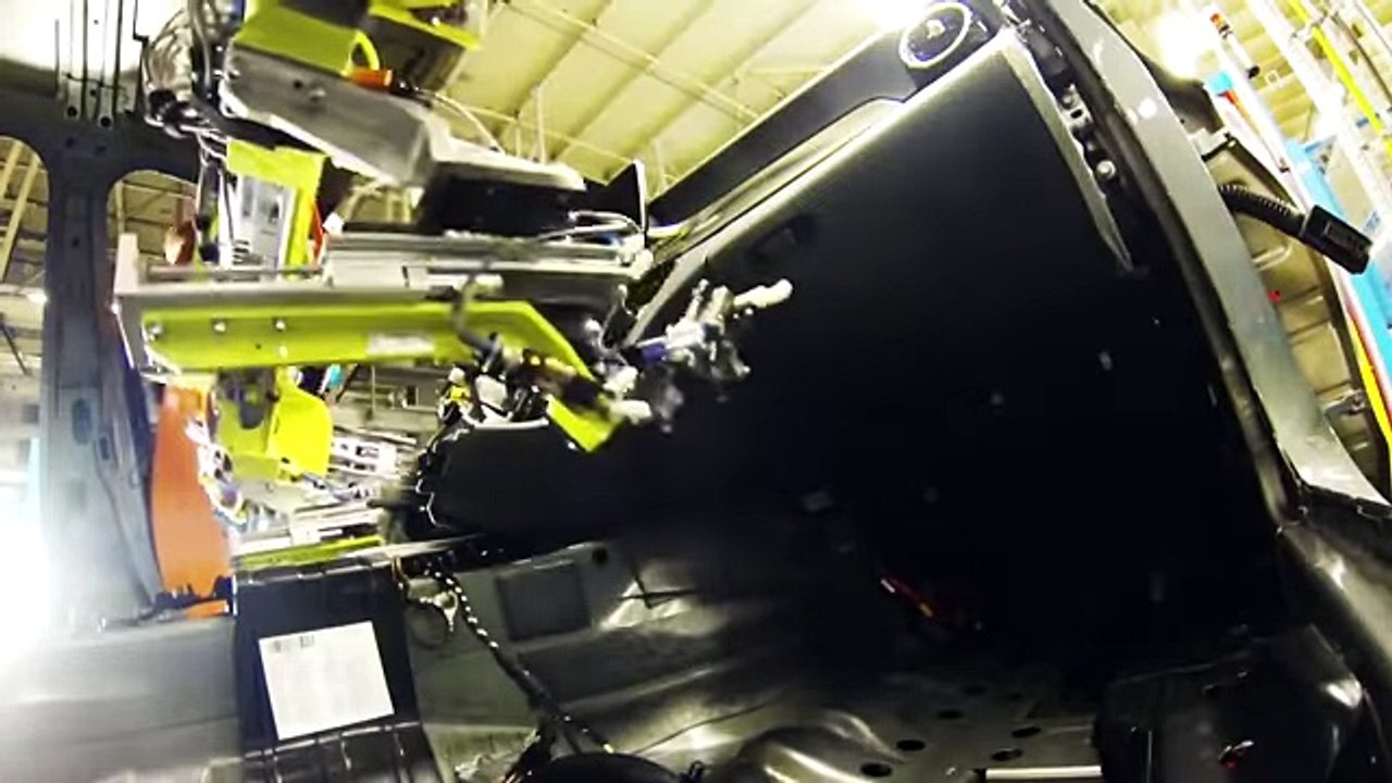 mercedes benz fabrikası  üretim hattı araba nasıl yapılır