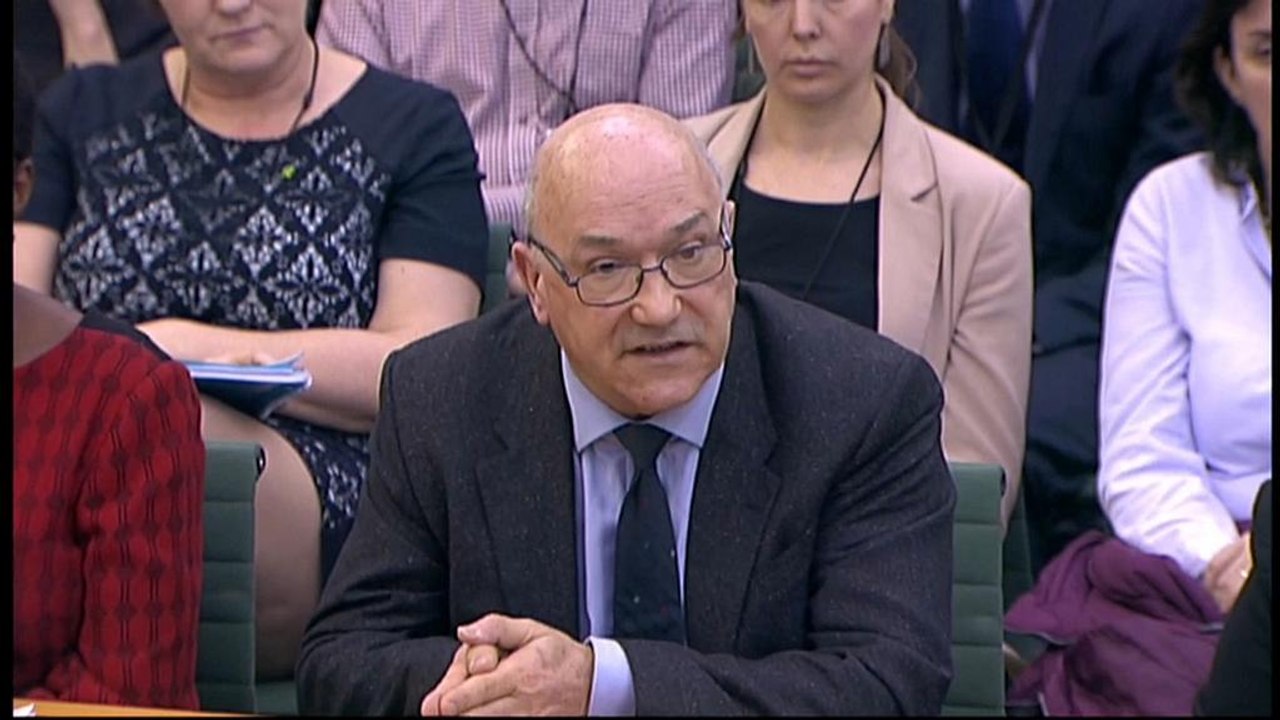 Oxfam-Direktor bittet um Verzeihung