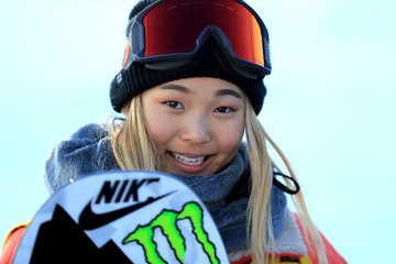 U.S. Snowboarding Star Chloe Kim Lands Cover of 'Sports Illustrated'