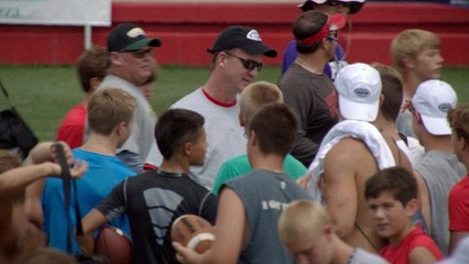 'What's your 40 time?' Peyton answers campers' burning questions