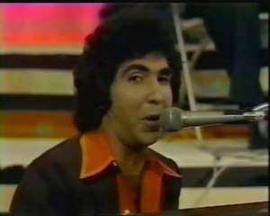 Ricardo Jose y sus Gigantes - Un Ser Que Me Persigue - MICKY SUERO CANAL