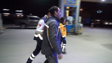 Maskeli silahlı soyguncunun, pompacıyı darp ettiği anlar kamerada