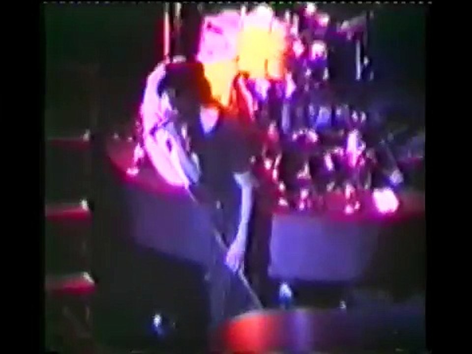 Extreme - Seven Sundays Live At Sentrum Scene