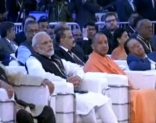 उत्तर प्रदेश के नरेंद्र मोदी और योगी आदित्यनाथ के सामने मुकेश अंबानी का भाषण