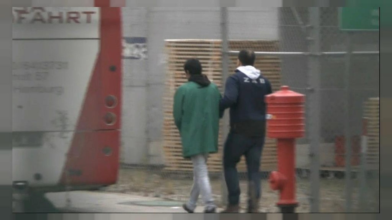 Deutschland schiebt 14 Asylbewerber nach Kabul ab