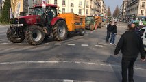 Manifestation d’agriculteurs à la préfecture