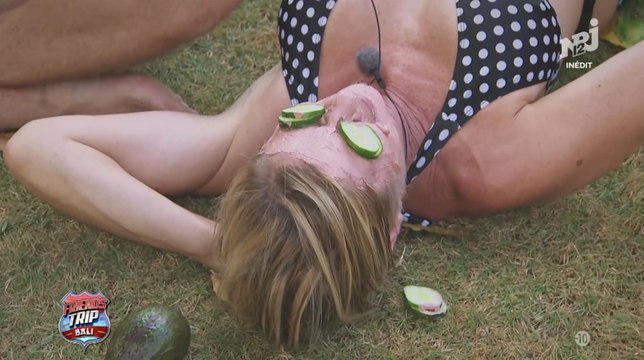 La mère de Benoît Dubois transformée en sushi ! (Friends Trip 4) - ZAPPING PEOPLE DU 21/02/2018