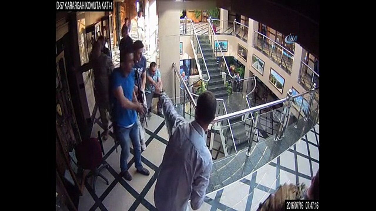 Darbe karşıtı askerlerin Özel Kuvvetler Karargahına girme anı ortaya çıktı