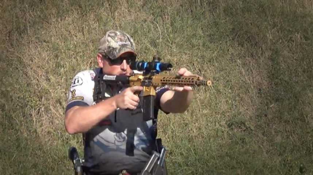 En une minute : d'où vient la culture des armes aux Etats-Unis ?