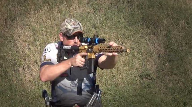 En une minute : d'où vient la culture des armes aux Etats-Unis ?