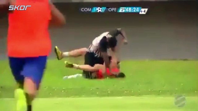 Futbolcu Jefferson Reis top toplayıcı çocuğa tekme tokat saldırdı.