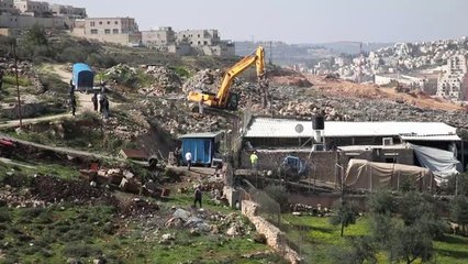 İsrail Kudüs'te Filistinlilere Ait Bir Ev ve Dükkanı Yıktı