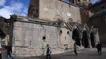Erzurum 11 Asırlık Kiliseyi Ayakta Tutan Kriko ve Kütük Kaldırılacak-Hd