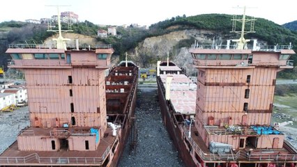 11 Yıldır Tersanede Bekleyen 2 Gemi, İcradan Satışa Çıkarıldı