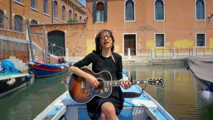 Indiemood Sessions - Claudia Is On The Sofa