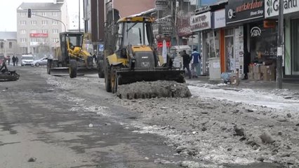 Ardahan'da Şehir İçinde Biriken Karlar Kaldırılıyor