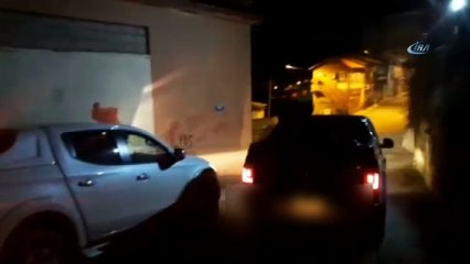 Hakkari merkezli 3 ilde göçmen kaçakçılarına yönelik operasyon; 7 gözaltı