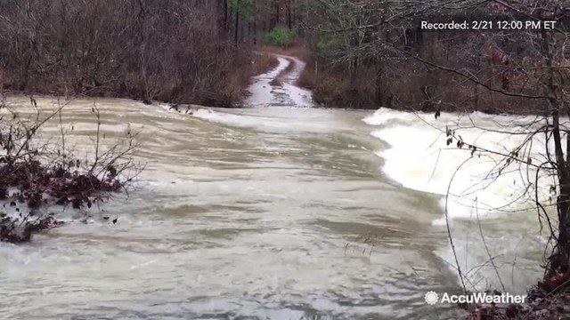 Reed Timmer reports dangerous flash flood conditions in Arkansas