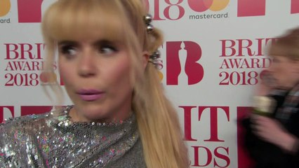 Paloma Faith doesn't think enough men wear white roses