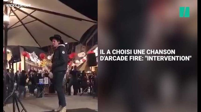 Le chanteur d'Arcade Fire s'invite dans un karaoké pour chanter... une chanson d'Arcade Fire
