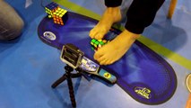 Records du monde Rubik's Cube avec les pieds - YouTube - YouTube