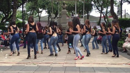 Plesom u centru grada oduševile sve