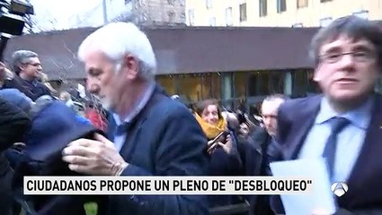 Arrimadas conversa por teléfono con Iceta, Domènech y Albiol sobre su propuesta de celebrar un pleno de "desbloqueo"