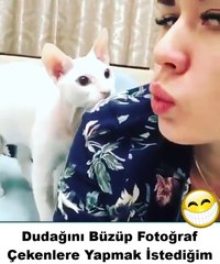 Dudağını Büzüp Fotoğraf Çekenlere Yapmak İstediğim :)