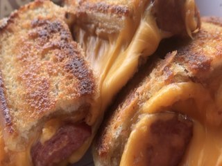 GRILLED CHEESE DOG! Headlines D-backs 2018 Spring Training Menu - ABC15 Digital