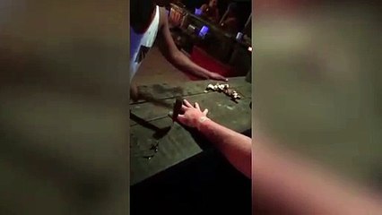 Peligroso juego para chupitos cuchillo hacha taladro