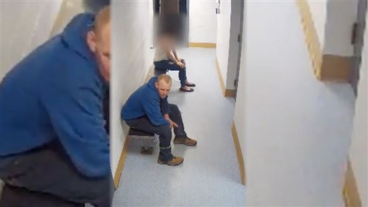 Entfesslungskünstler: gefasster ladendieb flieht