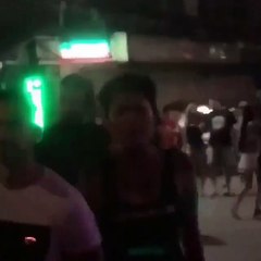 La femme de Seth Gueko débarque au showcase de Booba pour s’expliquer.