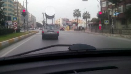 Güneş enerjisinin deposunu otomobilin tavanında taşıdı