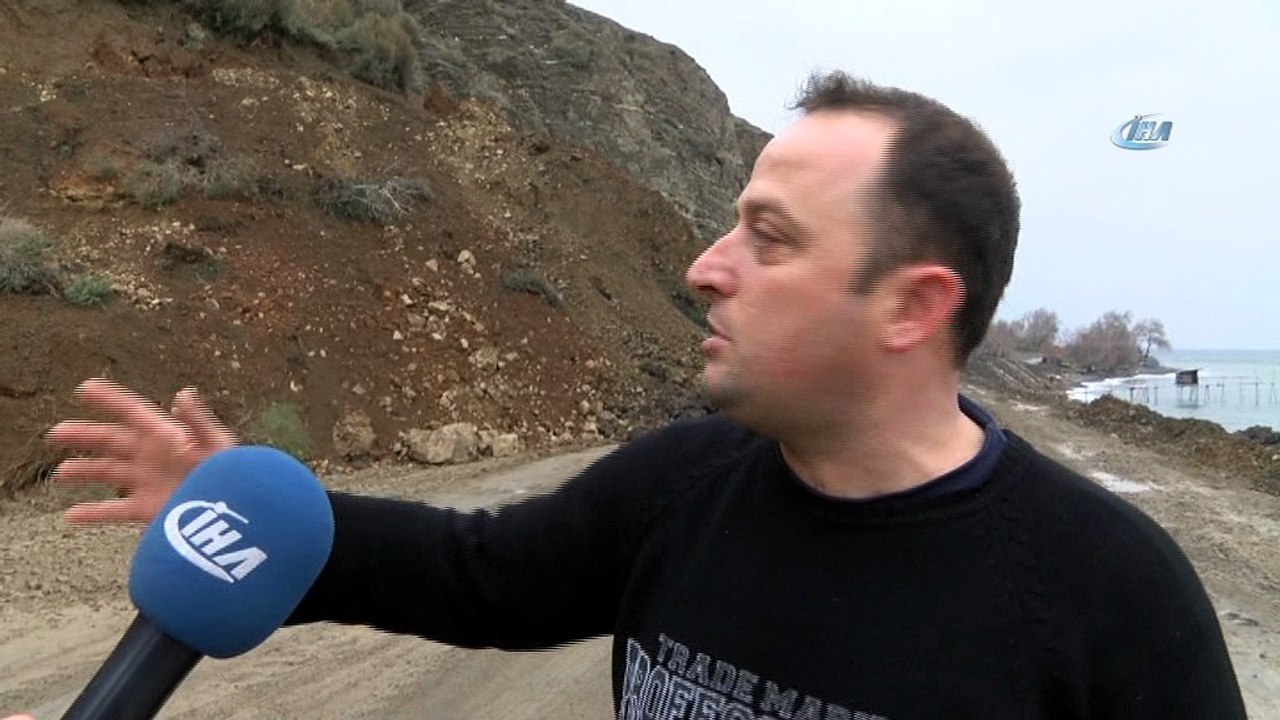 Tekirdağ-Şarköy karayolunda heyelan