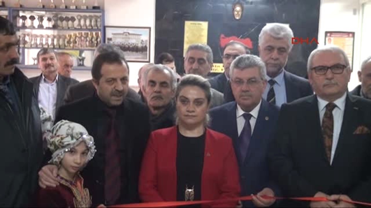 Sivas Kullanılmayan Yazı Tahtalarını Tabloya Dönüştürdüler