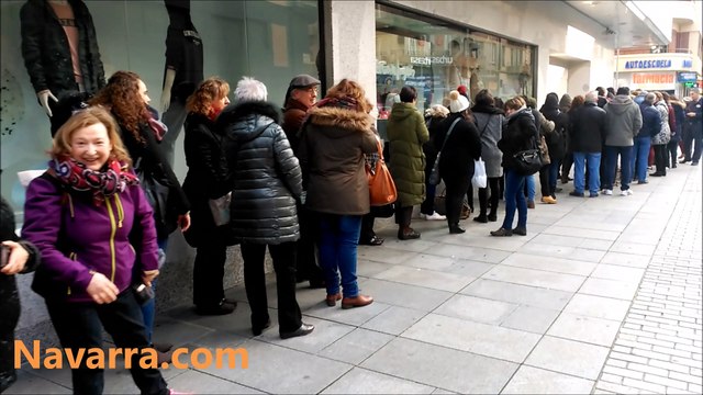 Largas colas en El Corte Inglés para comprar las primeras entradas del concierto de Operación Triunfo en Pamplona