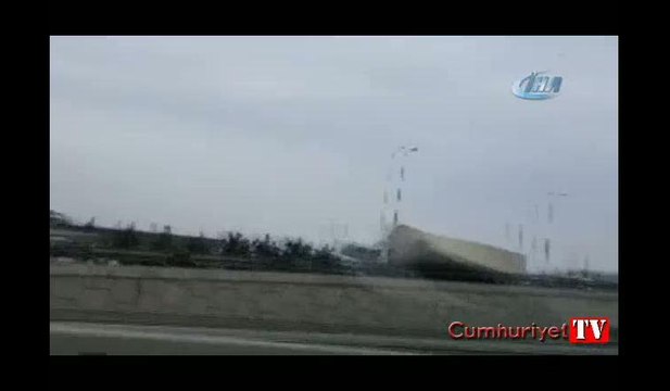 TEM Otoyolu Sultanbeyli bağlantı yolunda TIR devrildi