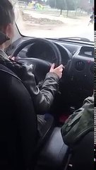 Araba Kullanmayı Öğrenirken Horozu Ezdiğini Zannedip Bir Anda Rapçiye Dönüşen Kadın