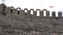Antalya 2 Bin Yıllık Perge Antik Tiyatrosu Restore Edilecek