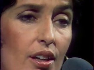 Joan Baez chante "Diamonds And Rust" en 1977
