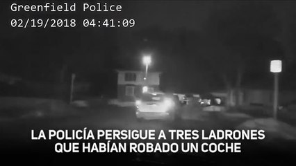 Un coche se estrella contra una casa en una persecución