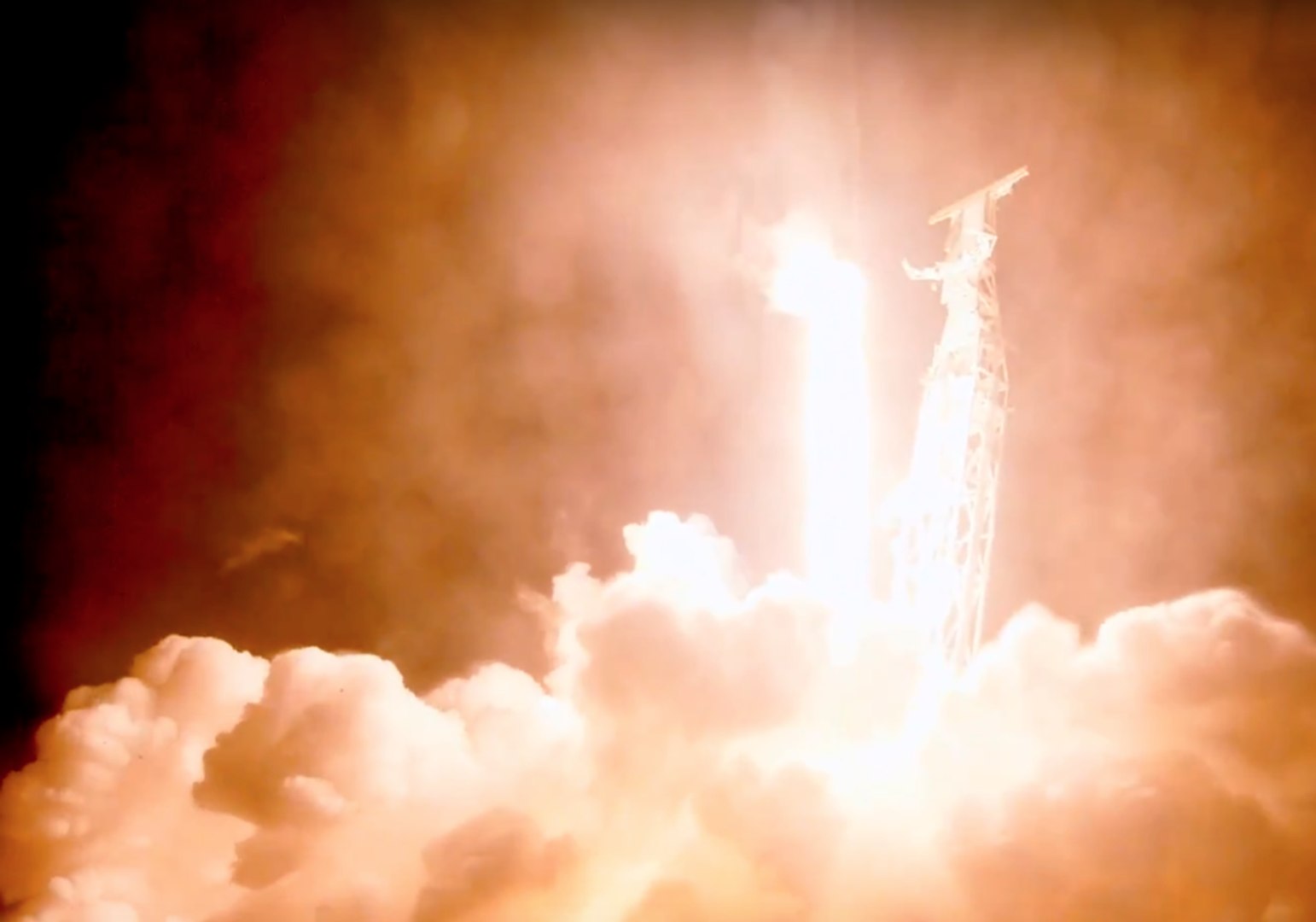 SpaceX Launches First Broadband Internet Satellites