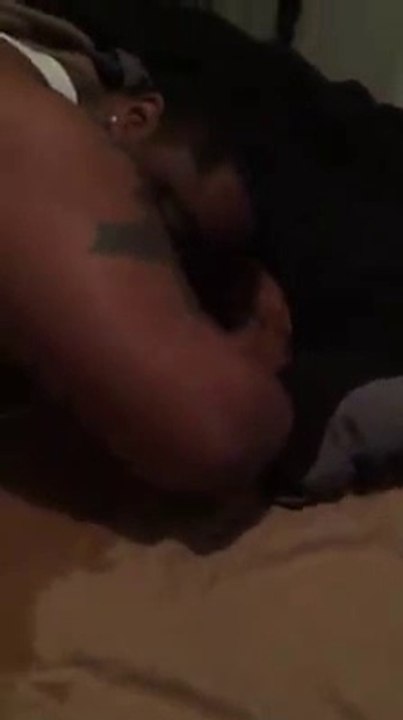 Cette femme va regretter d'avoir fait dormir cet homme chez elle.
