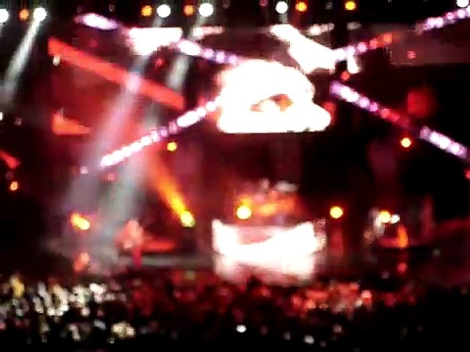 Muse - Hysteria, Verizon Wireless Amphitheater, Irvine, CA, USA  9/21/2007