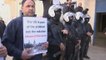 بالفيديو: فلسطينيون يرشقون بالبيض وفدا أمريكيا يزور رام الله