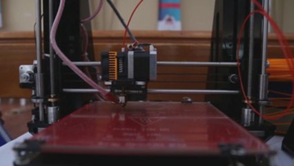 Innovadores crean impresora 3D para mejorar vida de víctimas del conflicto en Colombia