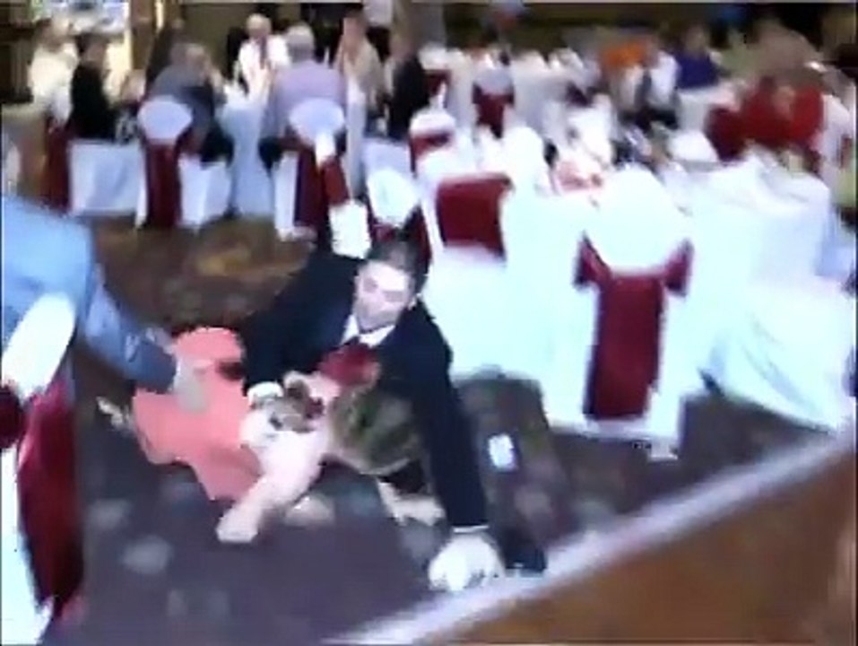 You will lose it over these epic wedding fails   
