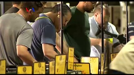 Presiden Trump Usulkan Bonus Bagi Guru Pembawa Senjata